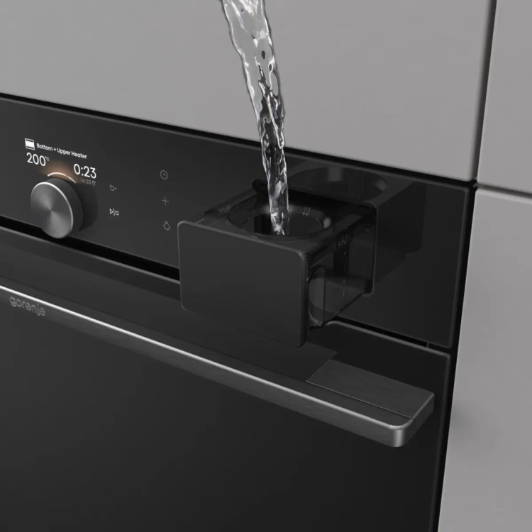 Piekarnik parowy Gorenje BFS6148B z gotowaniem na parze i AirFry